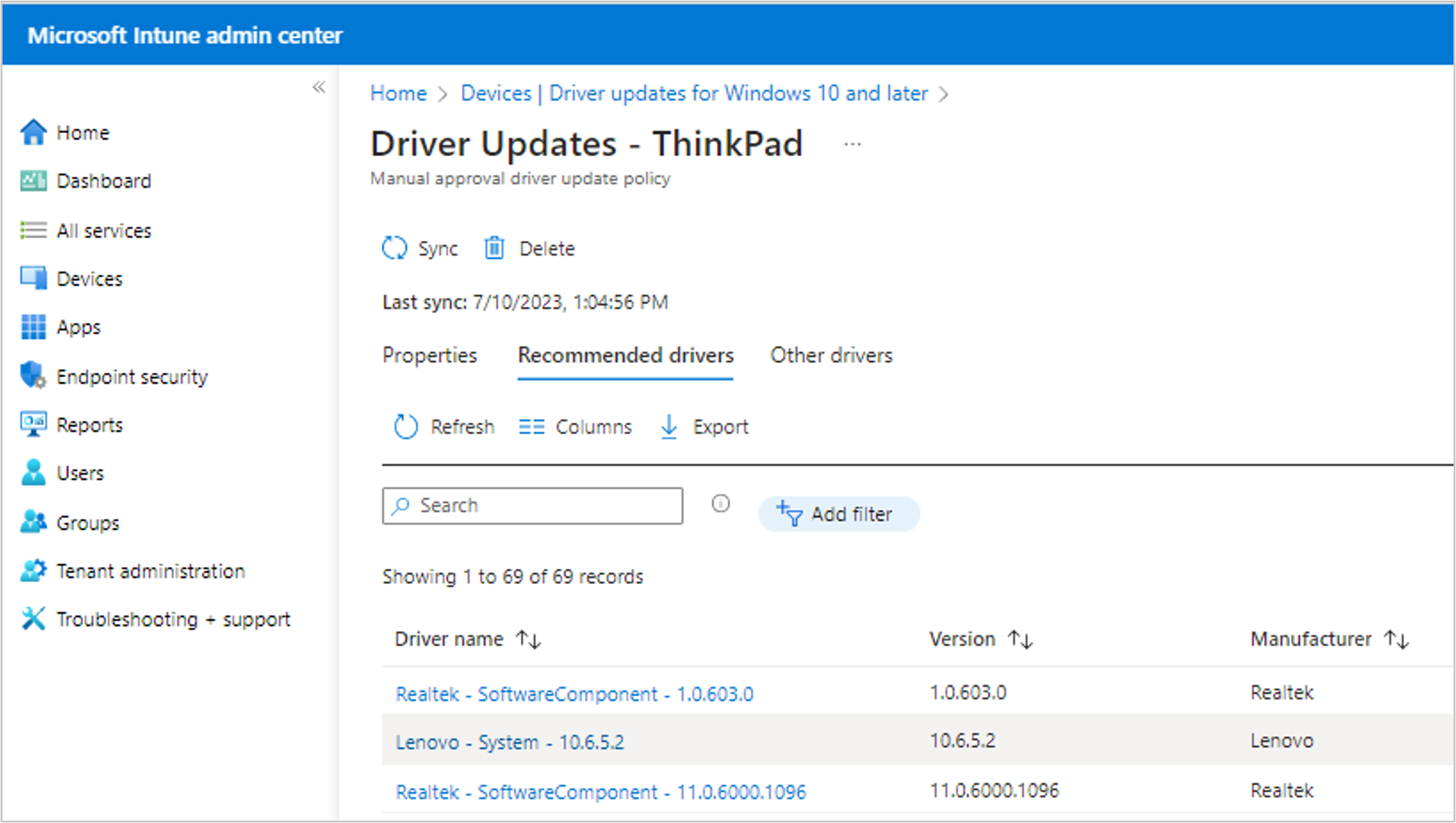 The Microsoft Intune admin center showing a manual approval driver update policy for ThinkPad devices, with recommended drivers from Realtek and Lenovo listed by name, version and manufacturer.